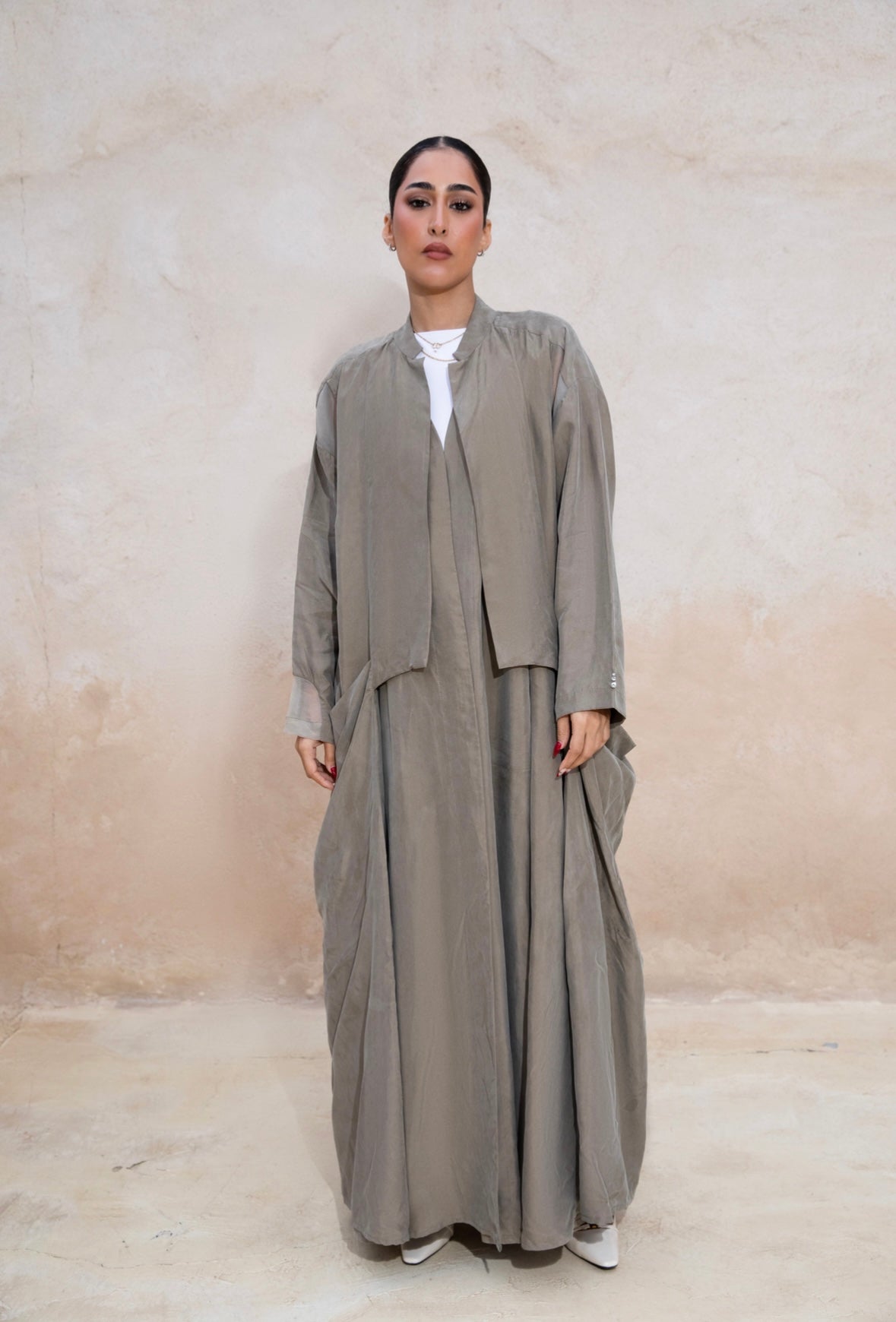 Taupe Glow Abaya
