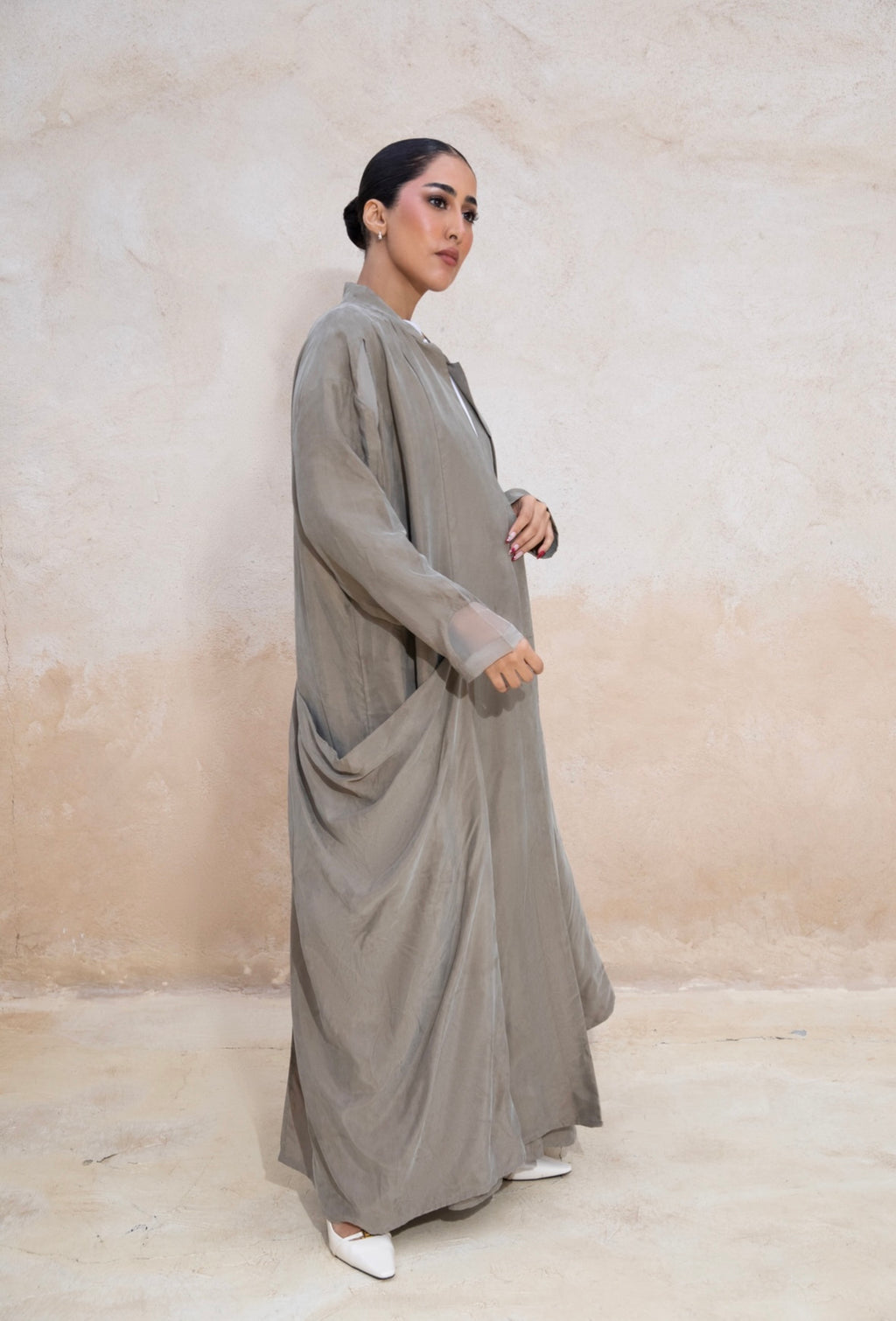 Taupe Glow Abaya