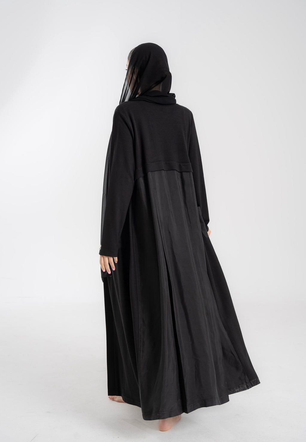Noir Aura Abaya