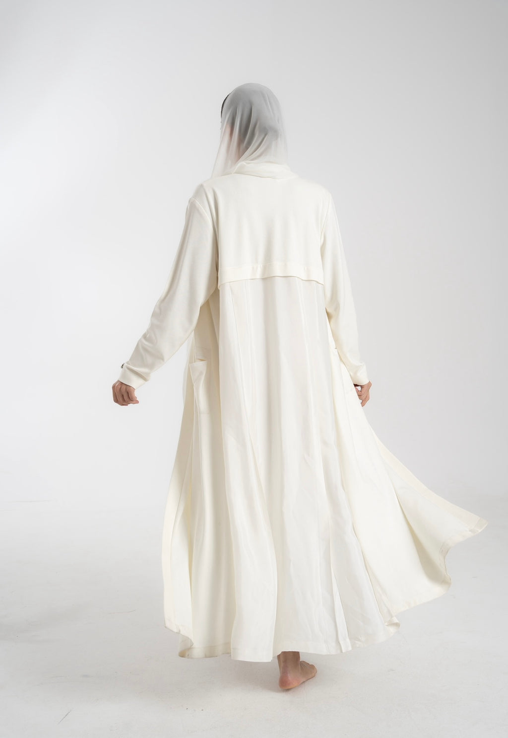 Ivory Aura Abaya