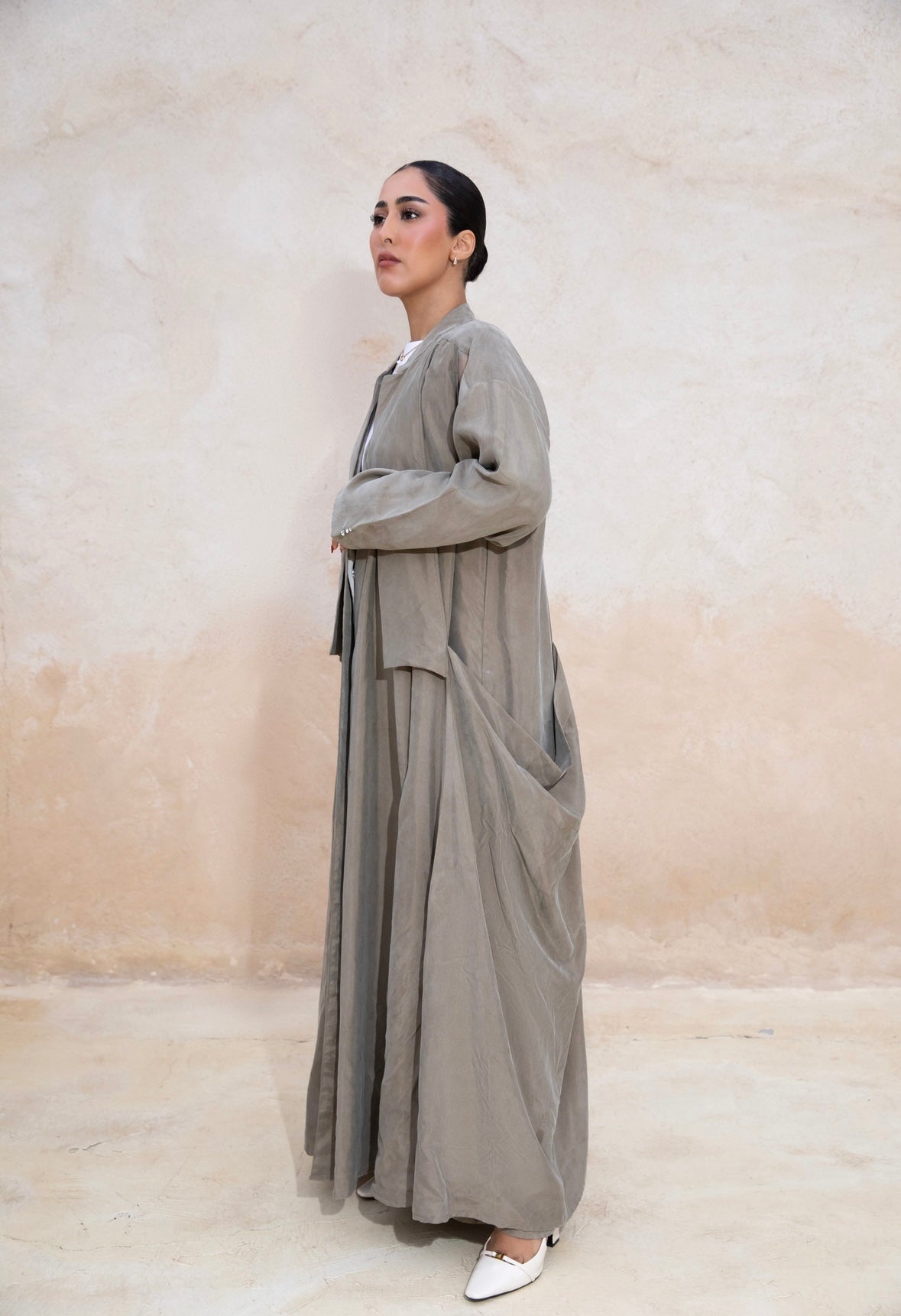 Taupe Glow Abaya
